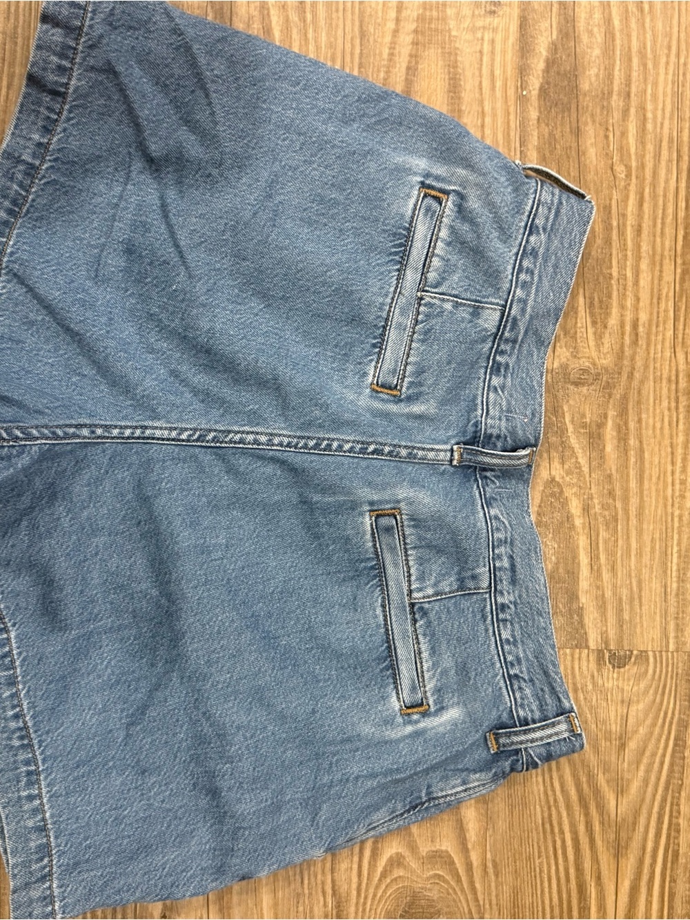 EUC Madewell Harlow denim shorts. Size 28 ~$85 - Picture 6 of 8